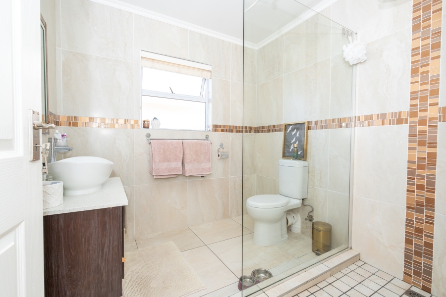 4 Bedroom Property for Sale in Sunset Estate Western Cape